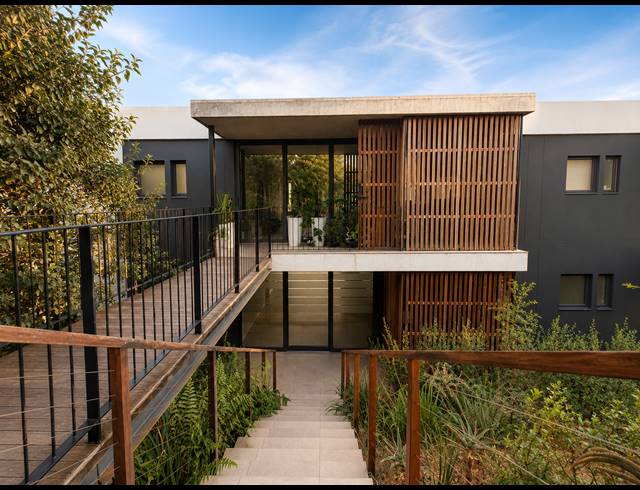 2 BEDROOM APARTMENT FOR SALE IN SHEFFIELD BEACH